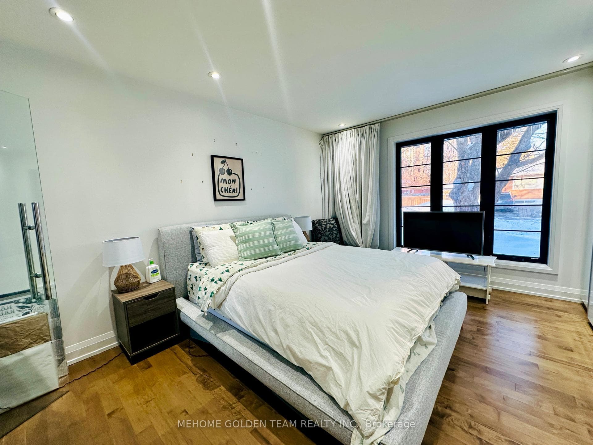 2 Abbotsfield Gate photo 19