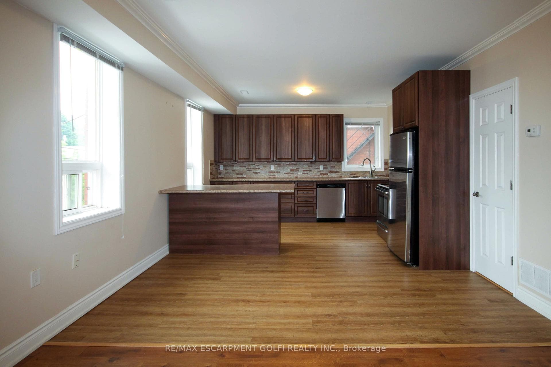 52 Cedar Avenue photo 7