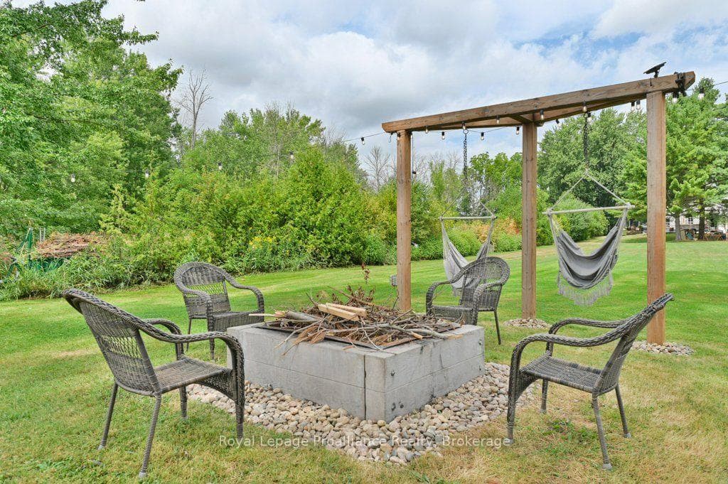 425 Rosebush Road photo 37
