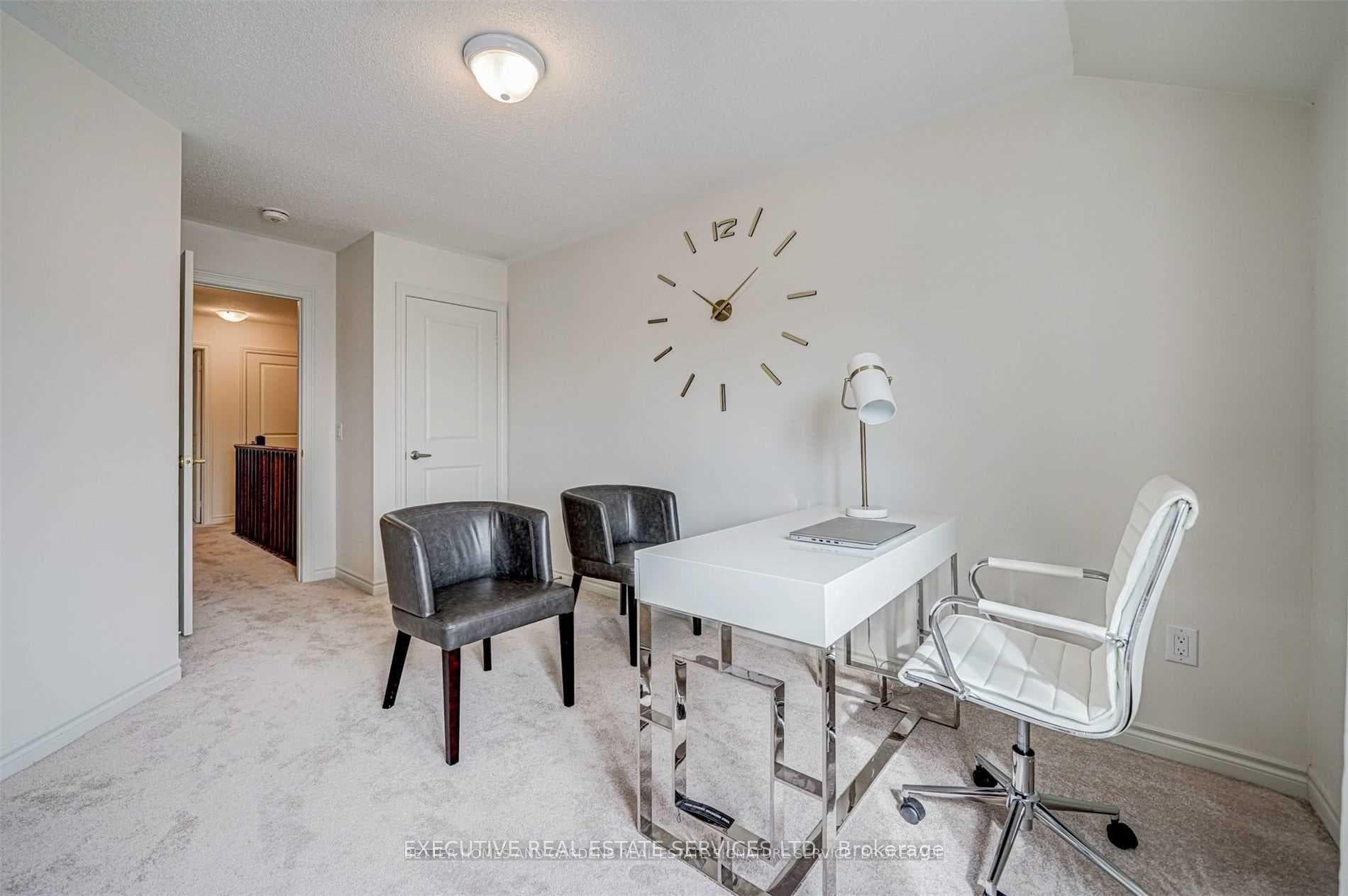50 Edinburgh Drive Unit 57 photo 32