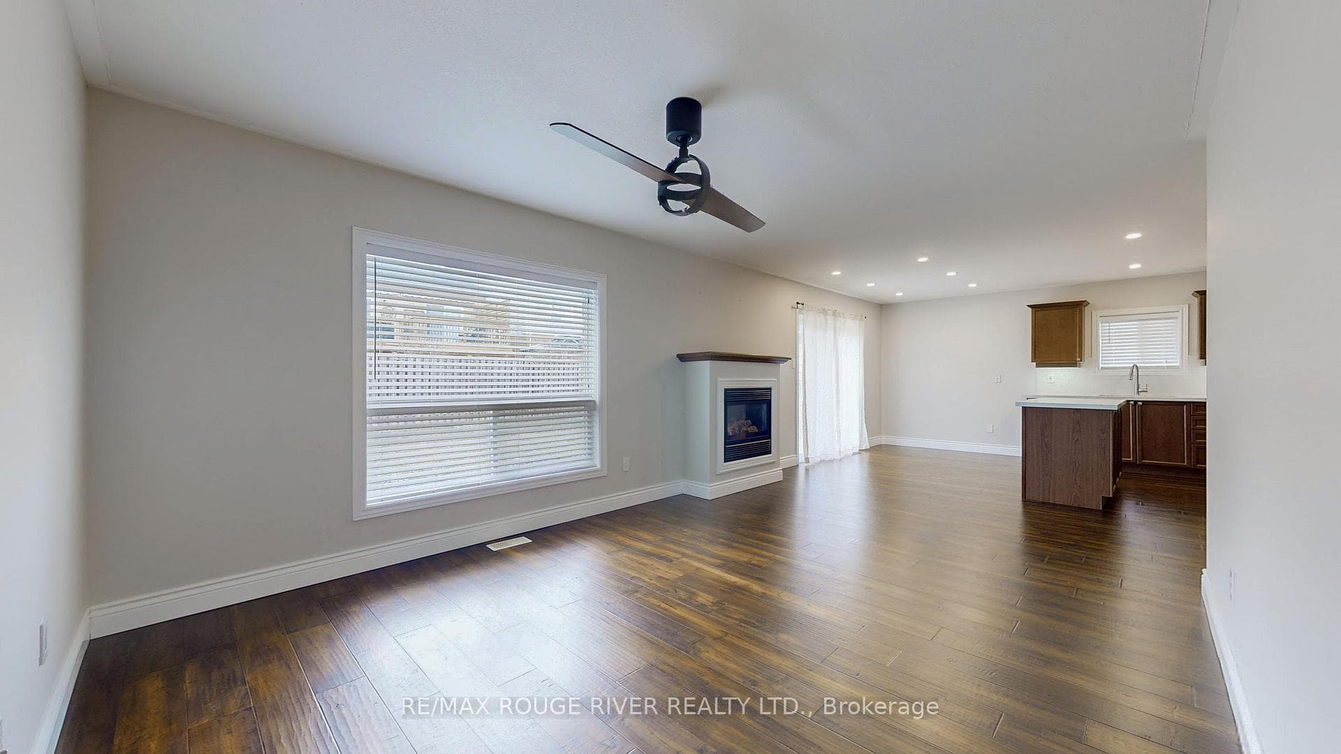 16 Aylesworth Avenue photo 6