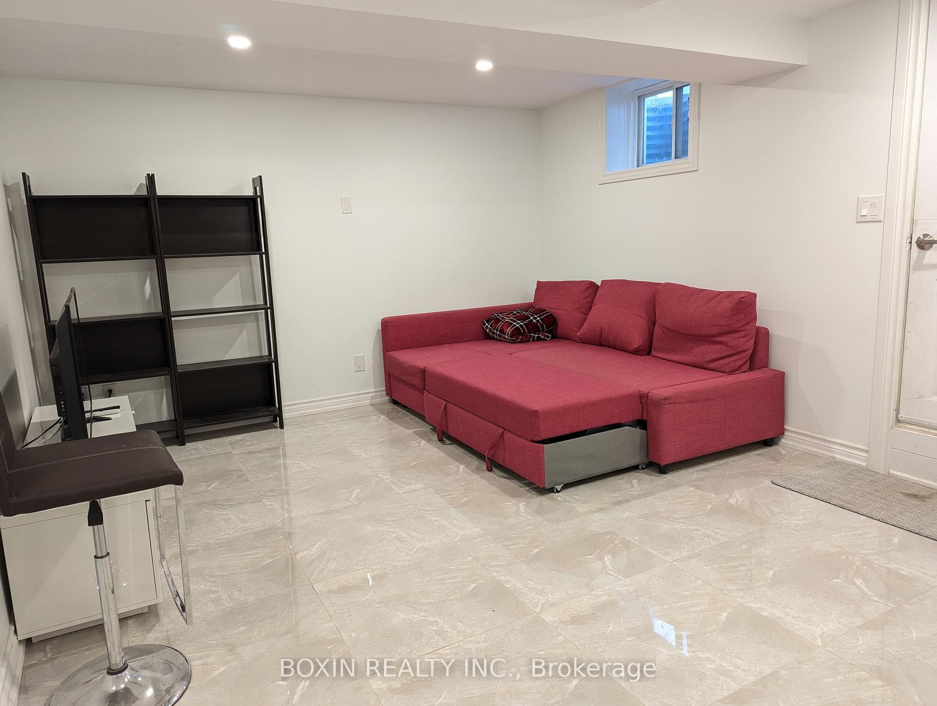 40 Eaglestone Road photo 3