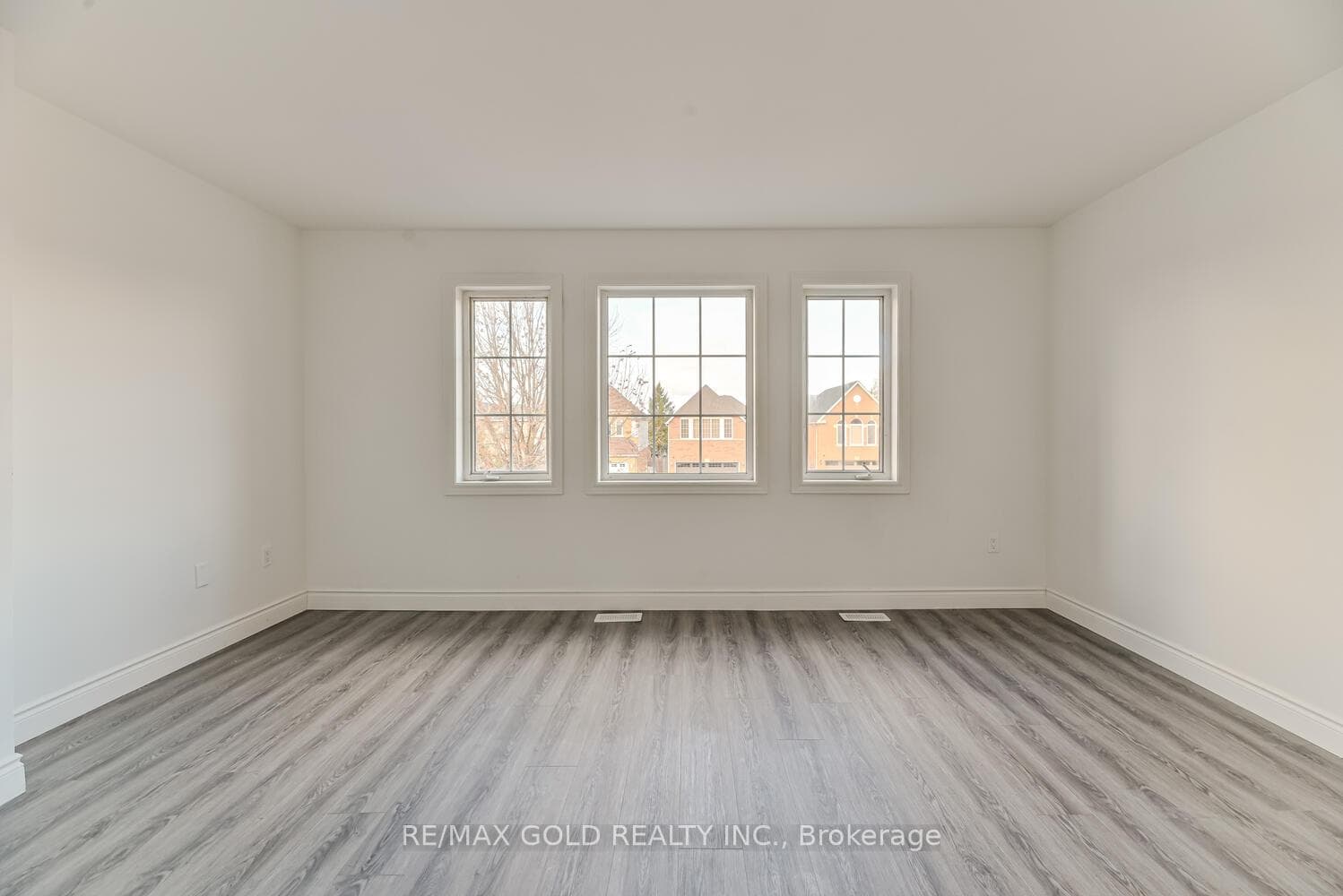 114 Black forest Drive photo 11