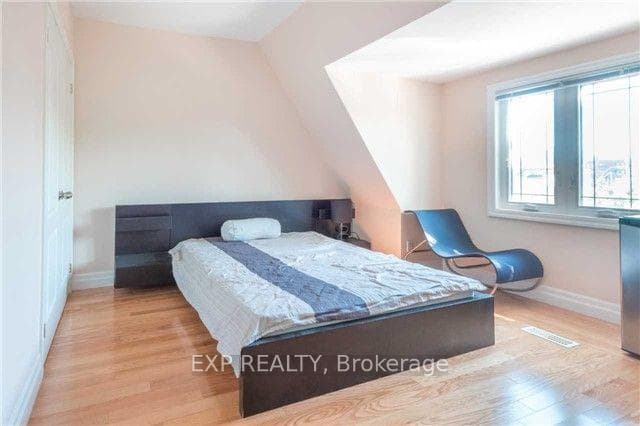 174 Bellwoods Avenue photo 7