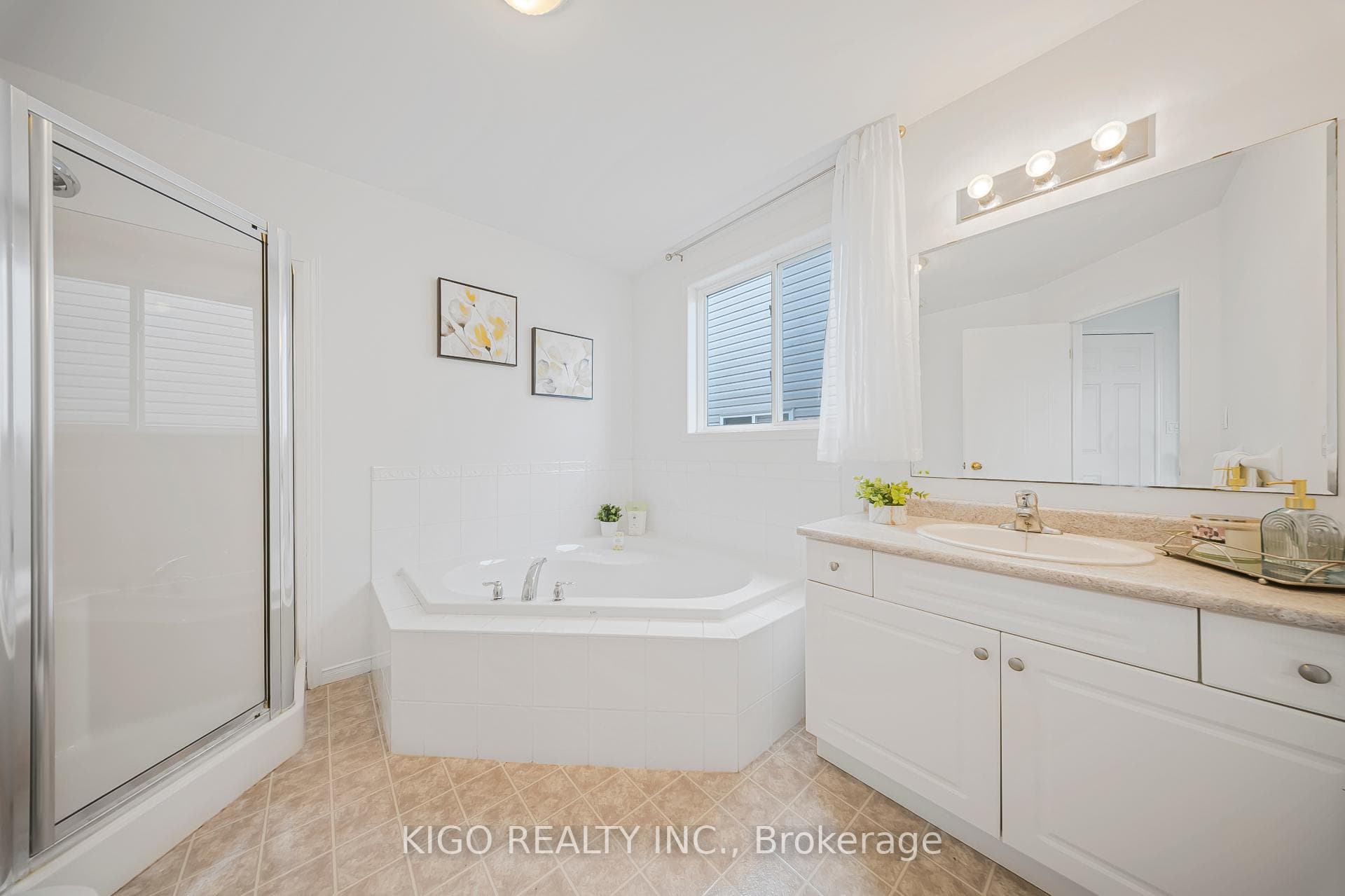 11 Renner Drive photo 23