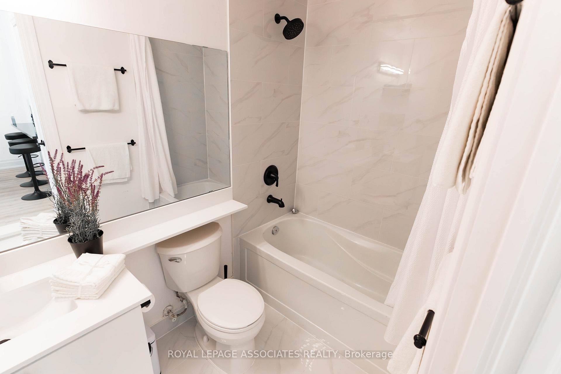 111 Upper Duke Crescent Unit 101 photo 11