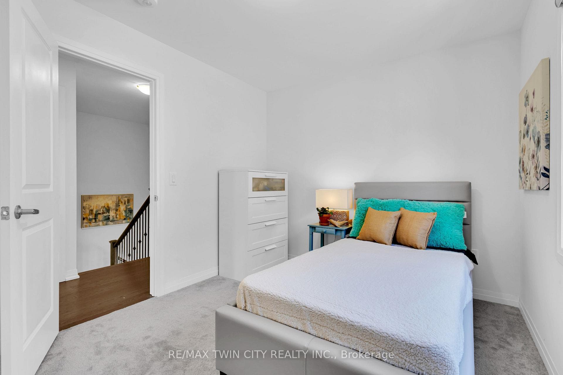 32 Blacklock Street photo 31