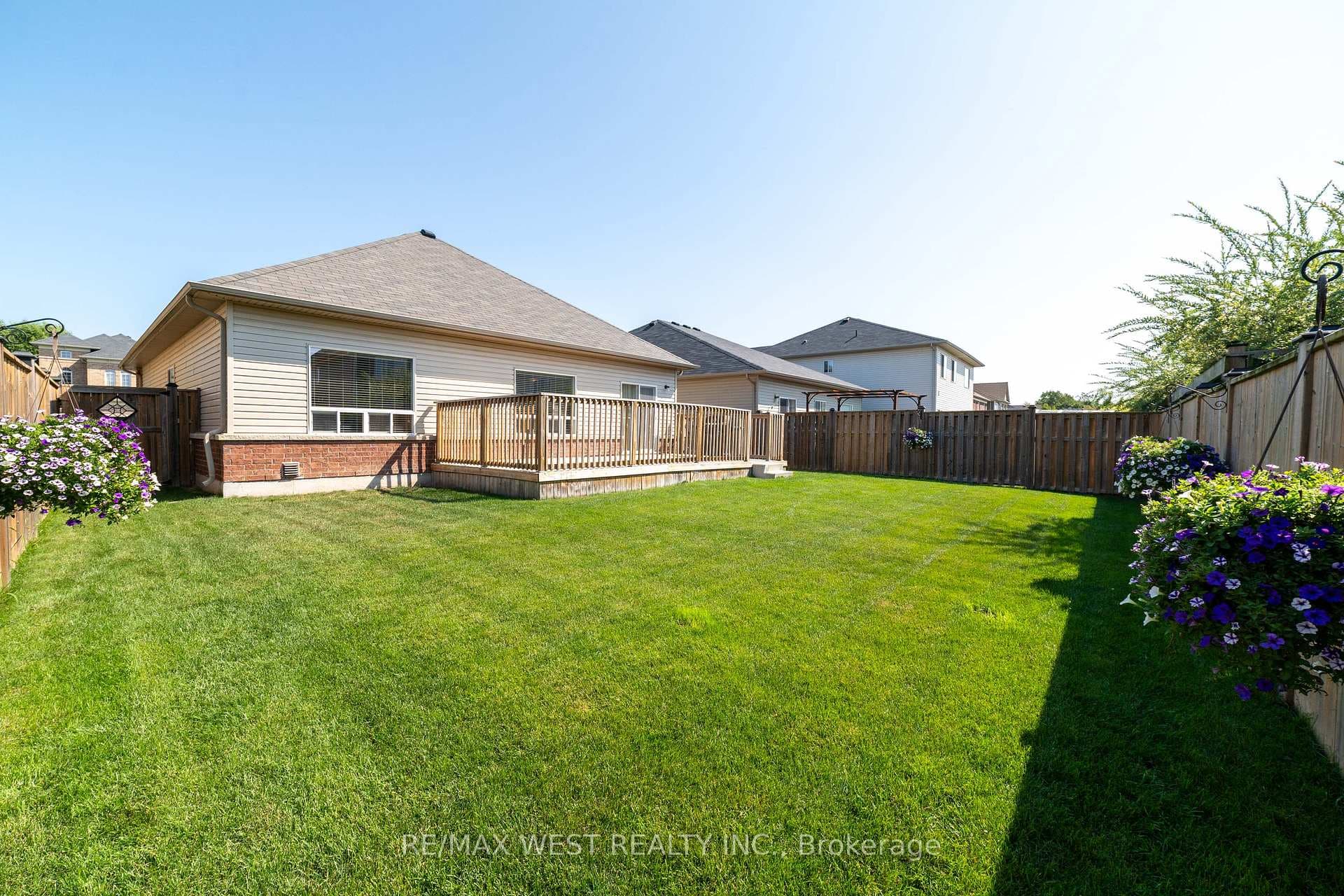4422 Mann Street photo 26