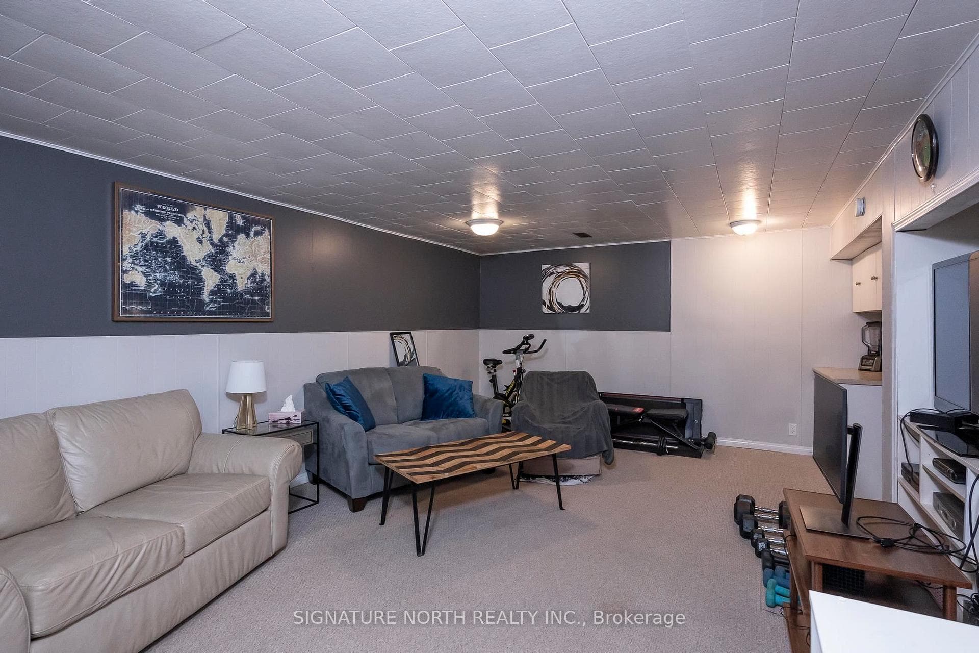 543 Churchill Drive photo 27