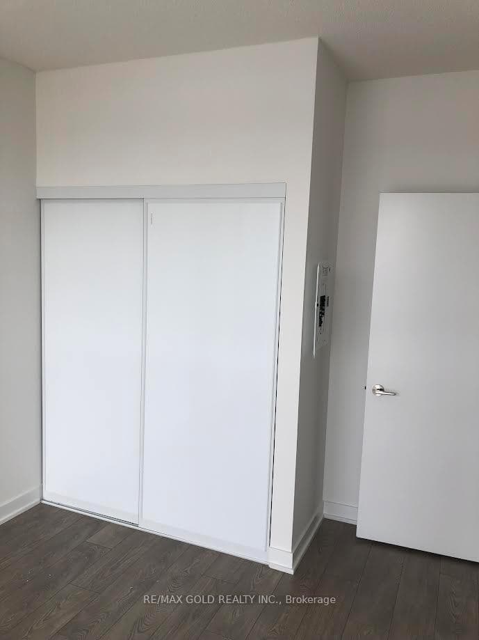 225 Malta Avenue Unit 1501 photo 12