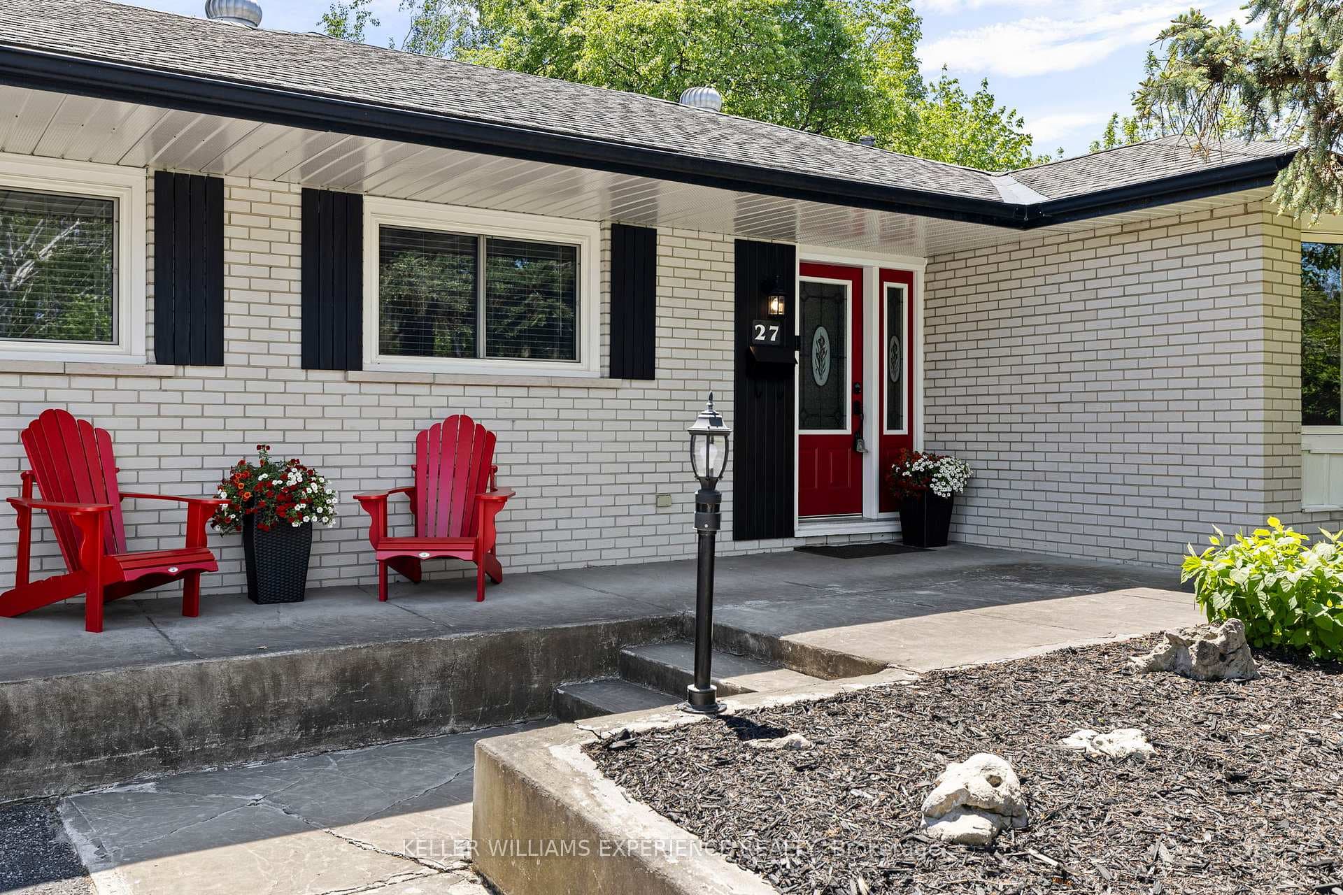27 Ottaway Avenue photo 3