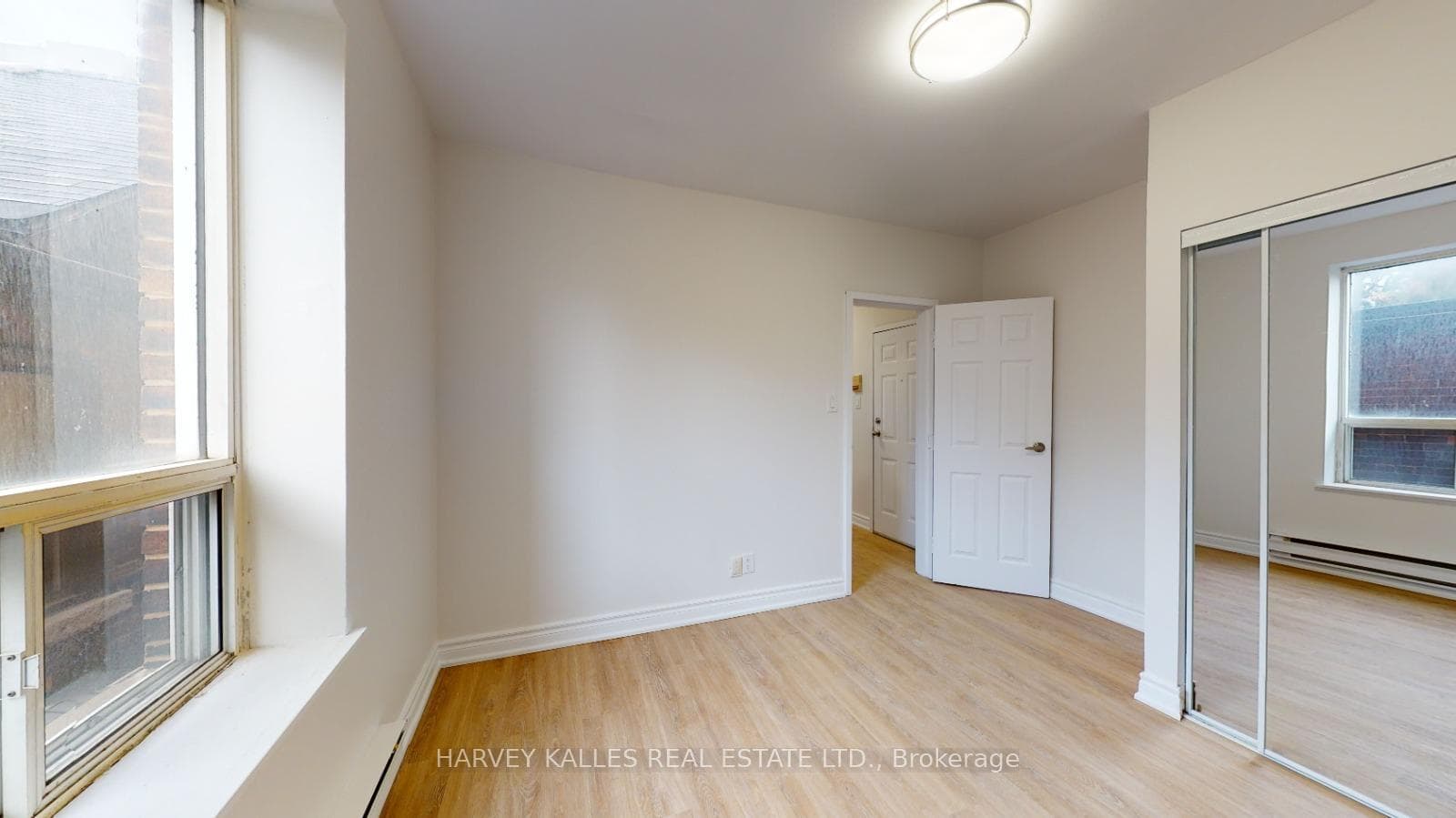 399 Dupont Street Unit 305 photo 10