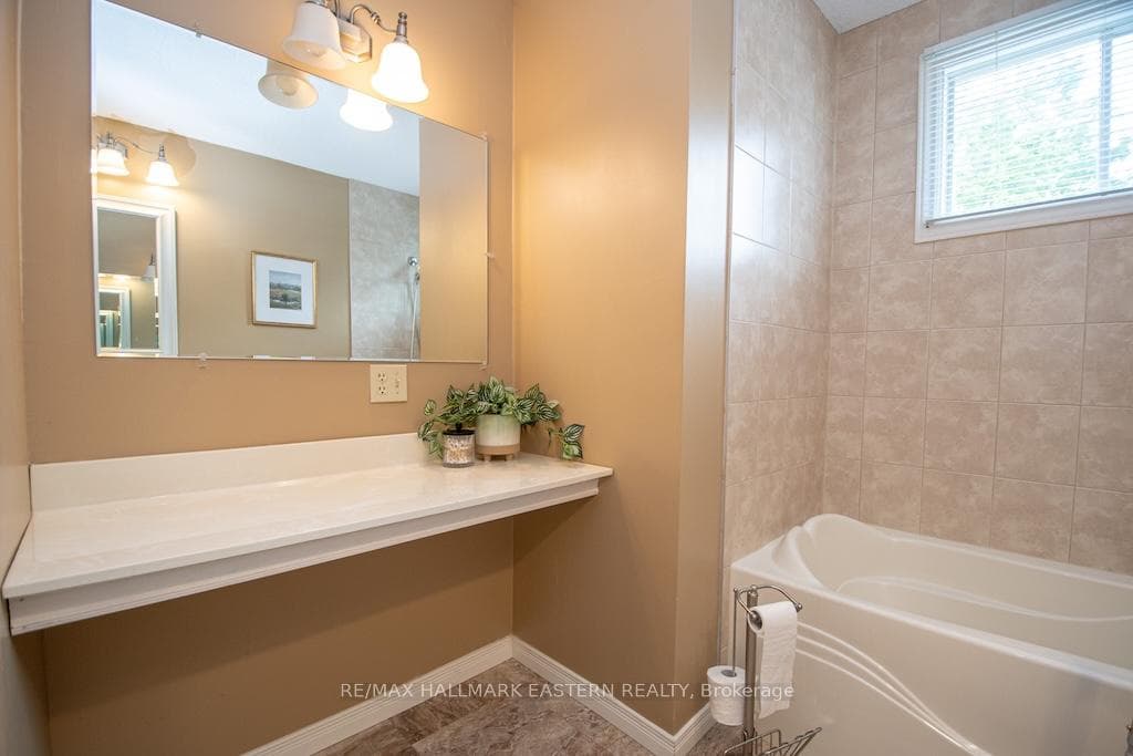 33 Rolliston Street photo 26