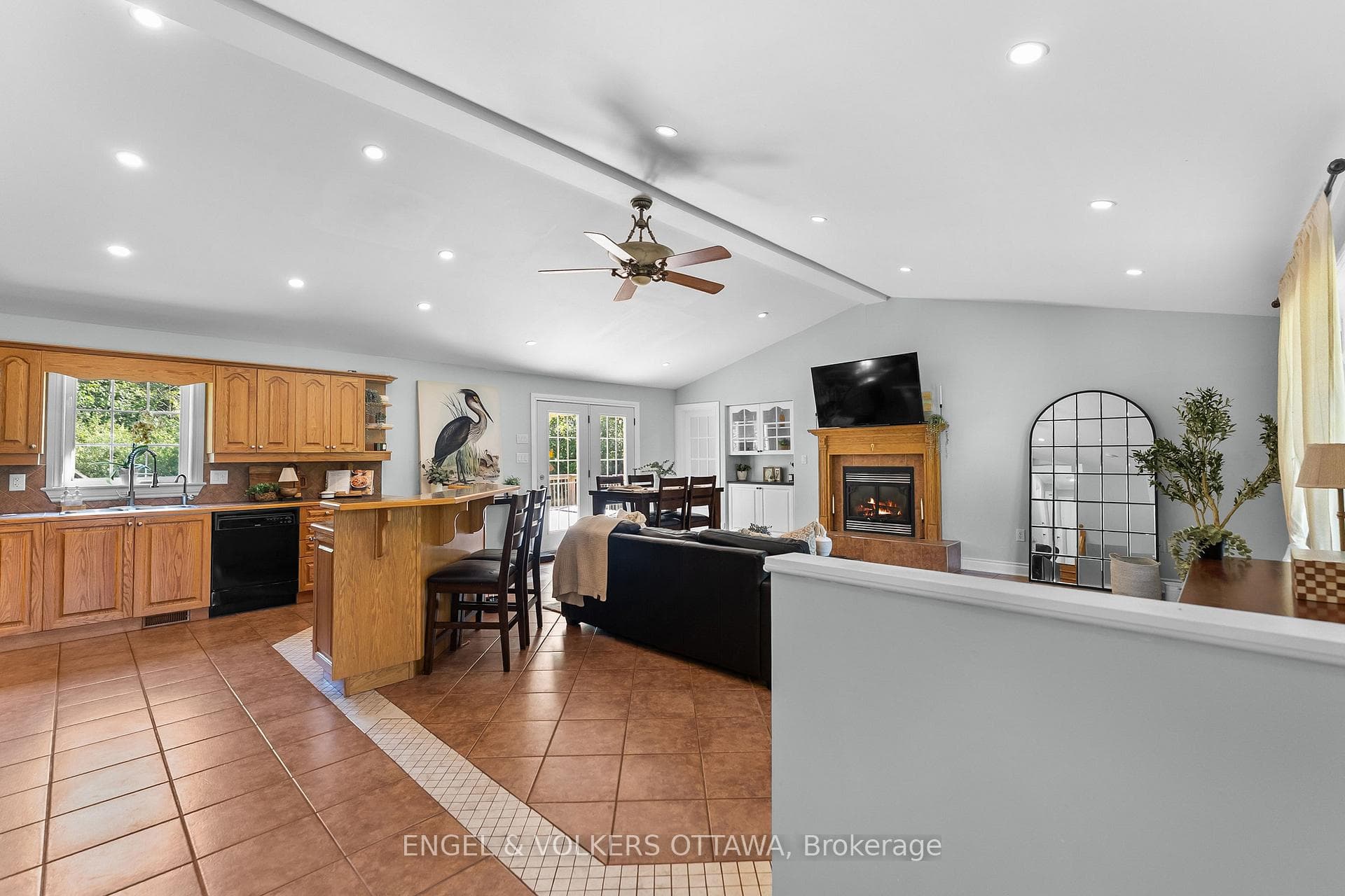 7005 Millar Road photo 4