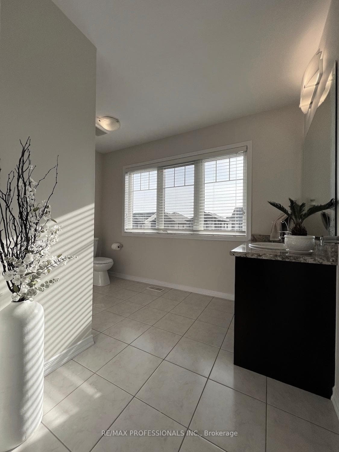 165 Cactus Crescent photo 25
