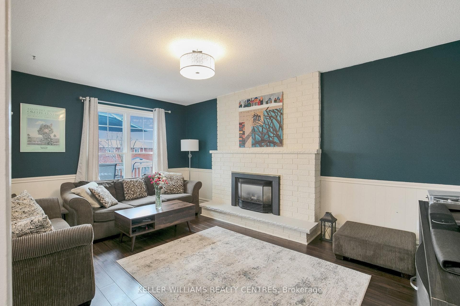 237 Osmond Crescent photo 5