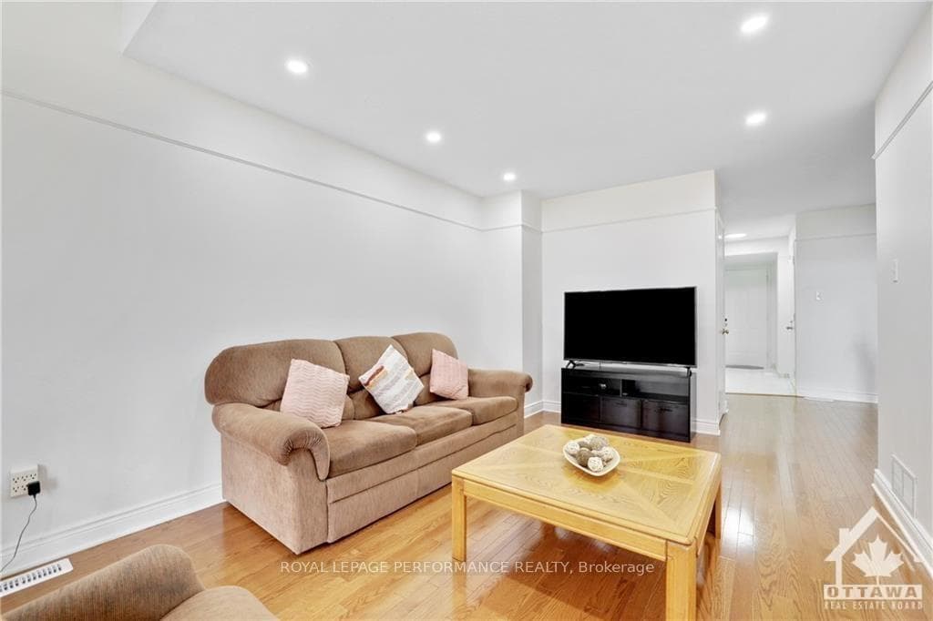 2023 SUNLAND Drive photo 7