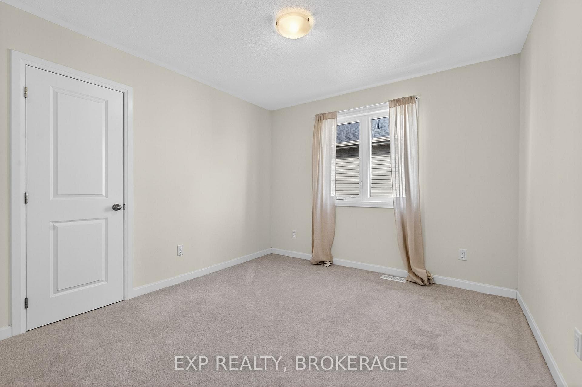 73 OAKMONT Drive photo 25
