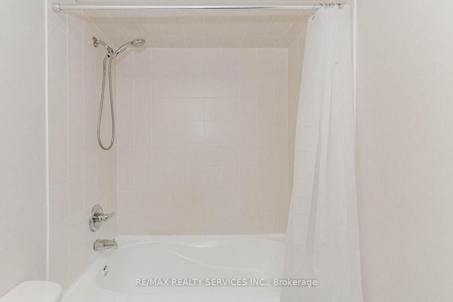 215 Queen Street Unit 808 photo 25