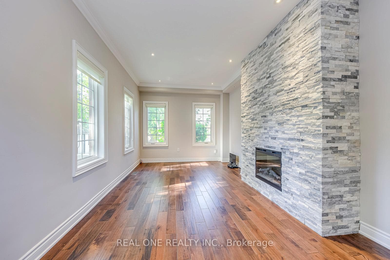 308 Morrison Road photo 11