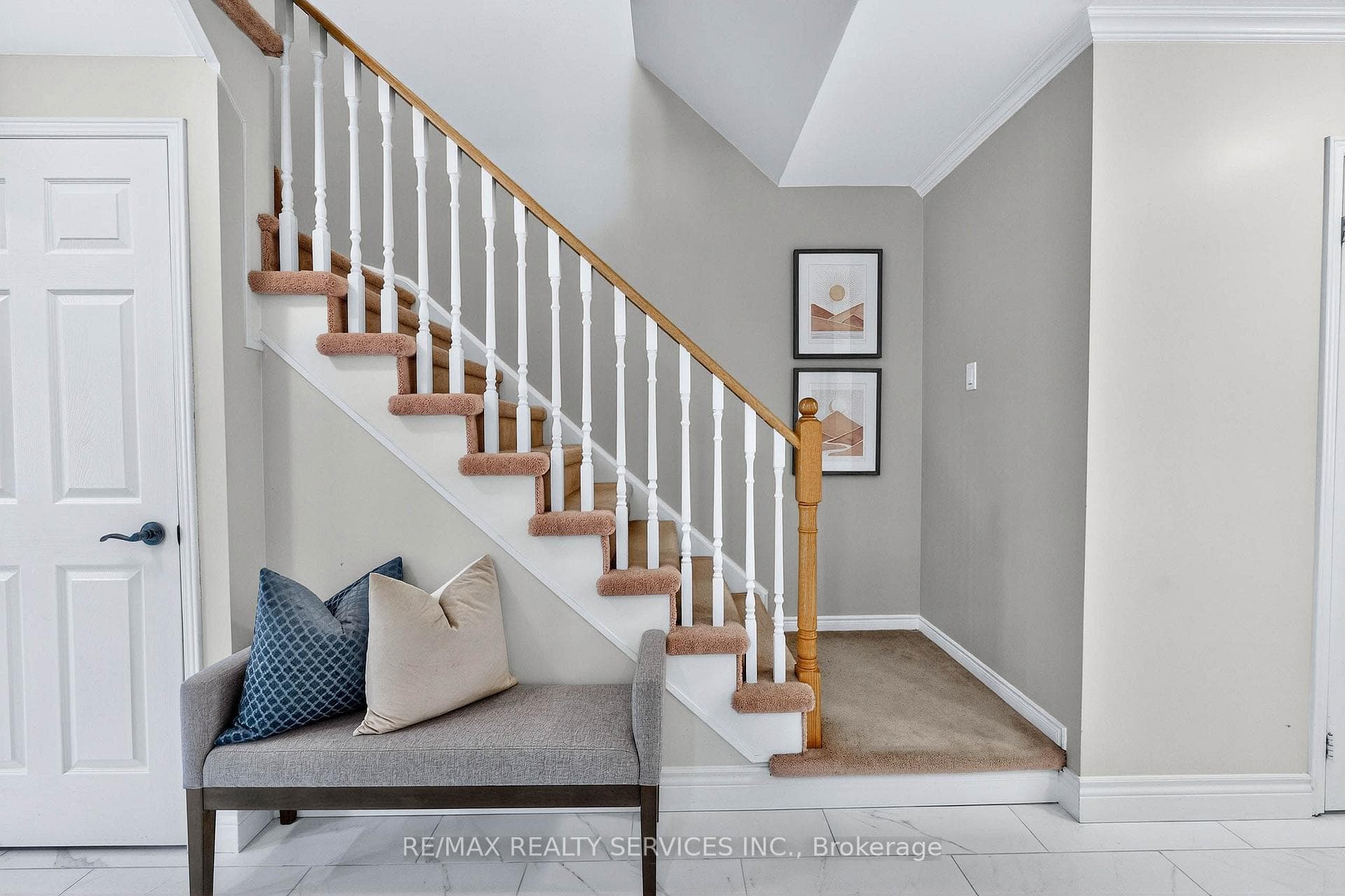 99 White Tail Crescent photo 18