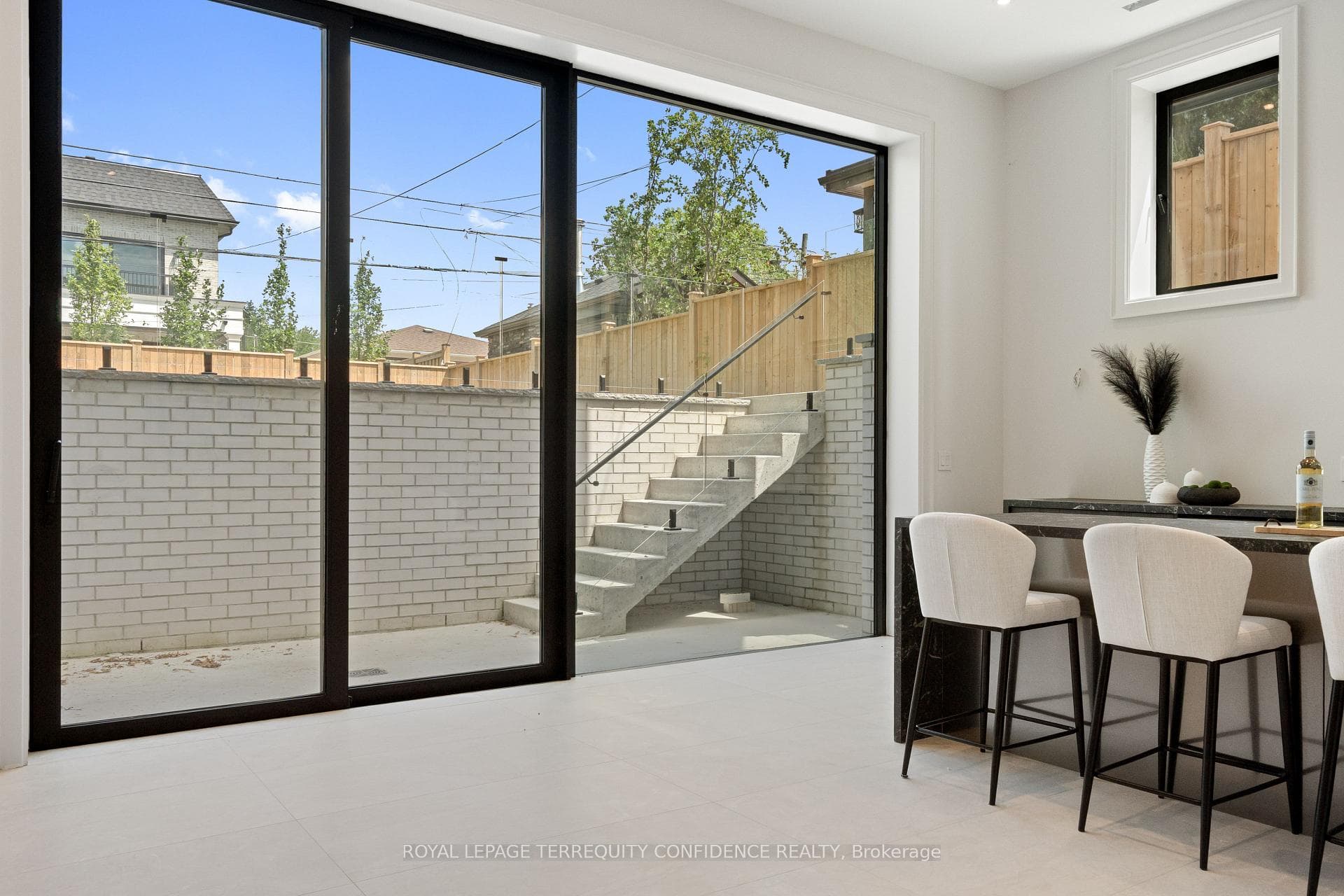 272 Horsham Avenue photo 32