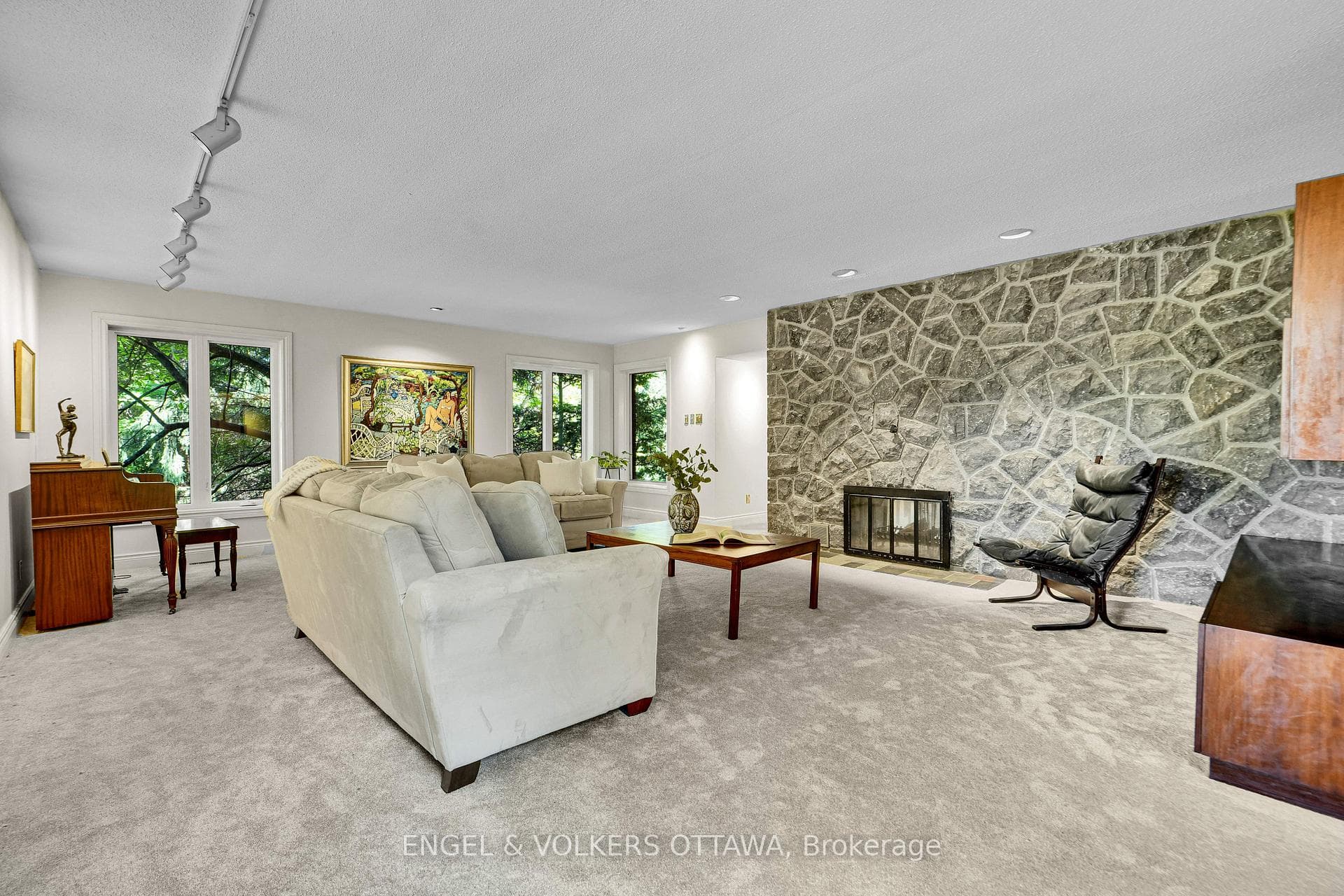 7 Mid Pines Grove photo 5