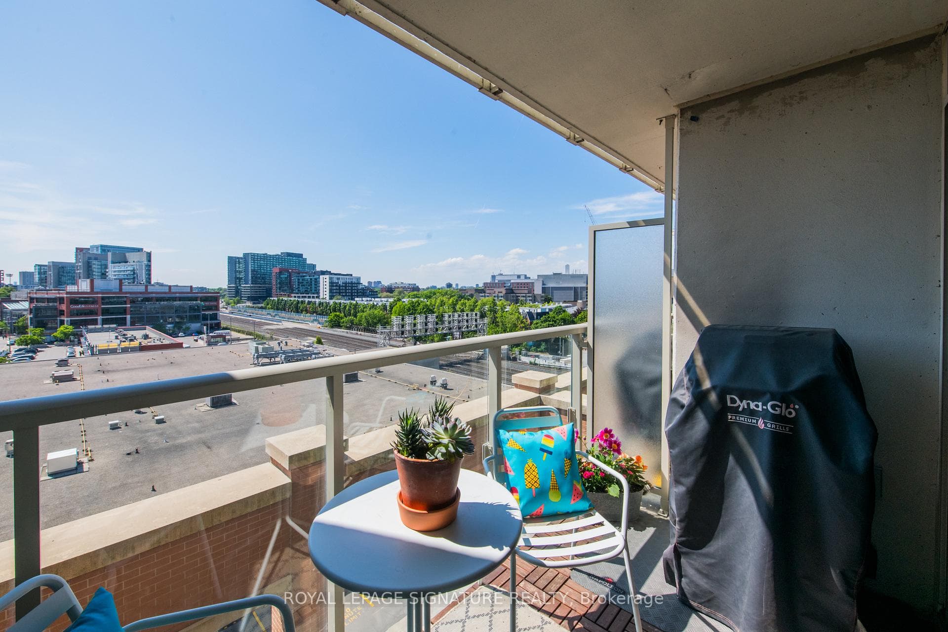 125 Western Battery Road Unit 711 photo 13