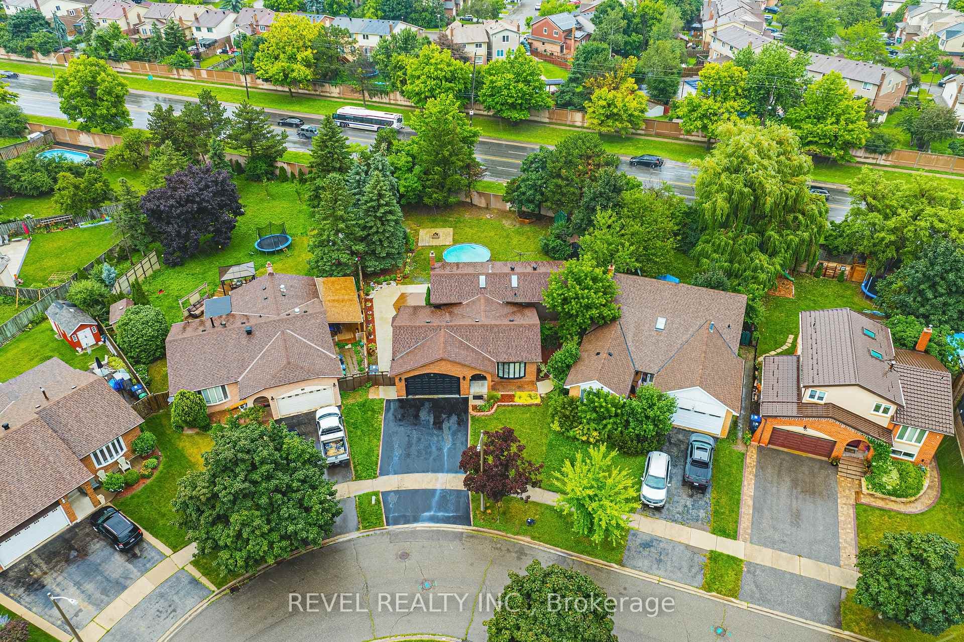80 Blackthorn Lane photo 39