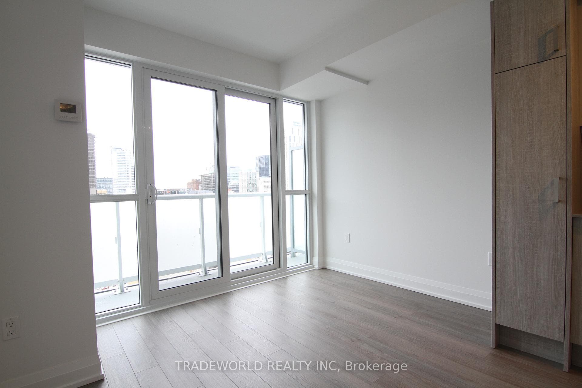 77 Mutual Street Unit 2006 photo 3