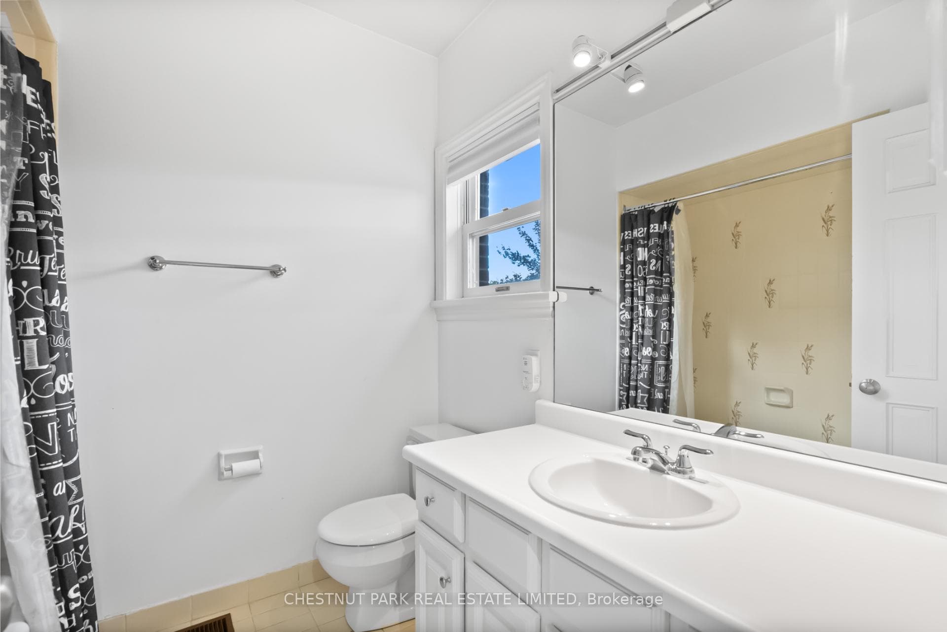 31 Walker Avenue photo 12