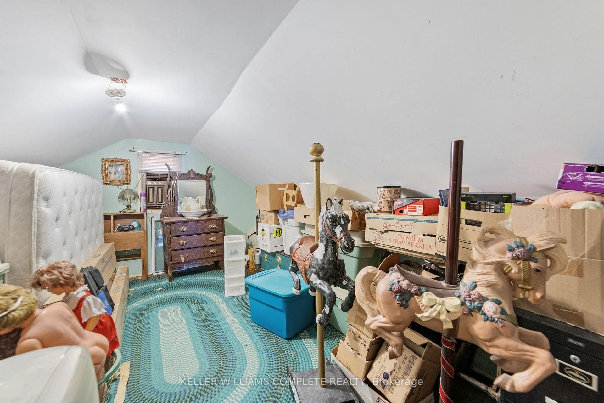 285 Young Road photo 17