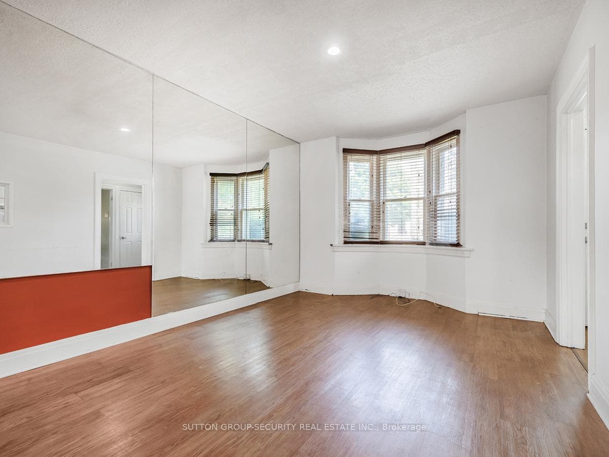 215 Glen Park Avenue photo 3