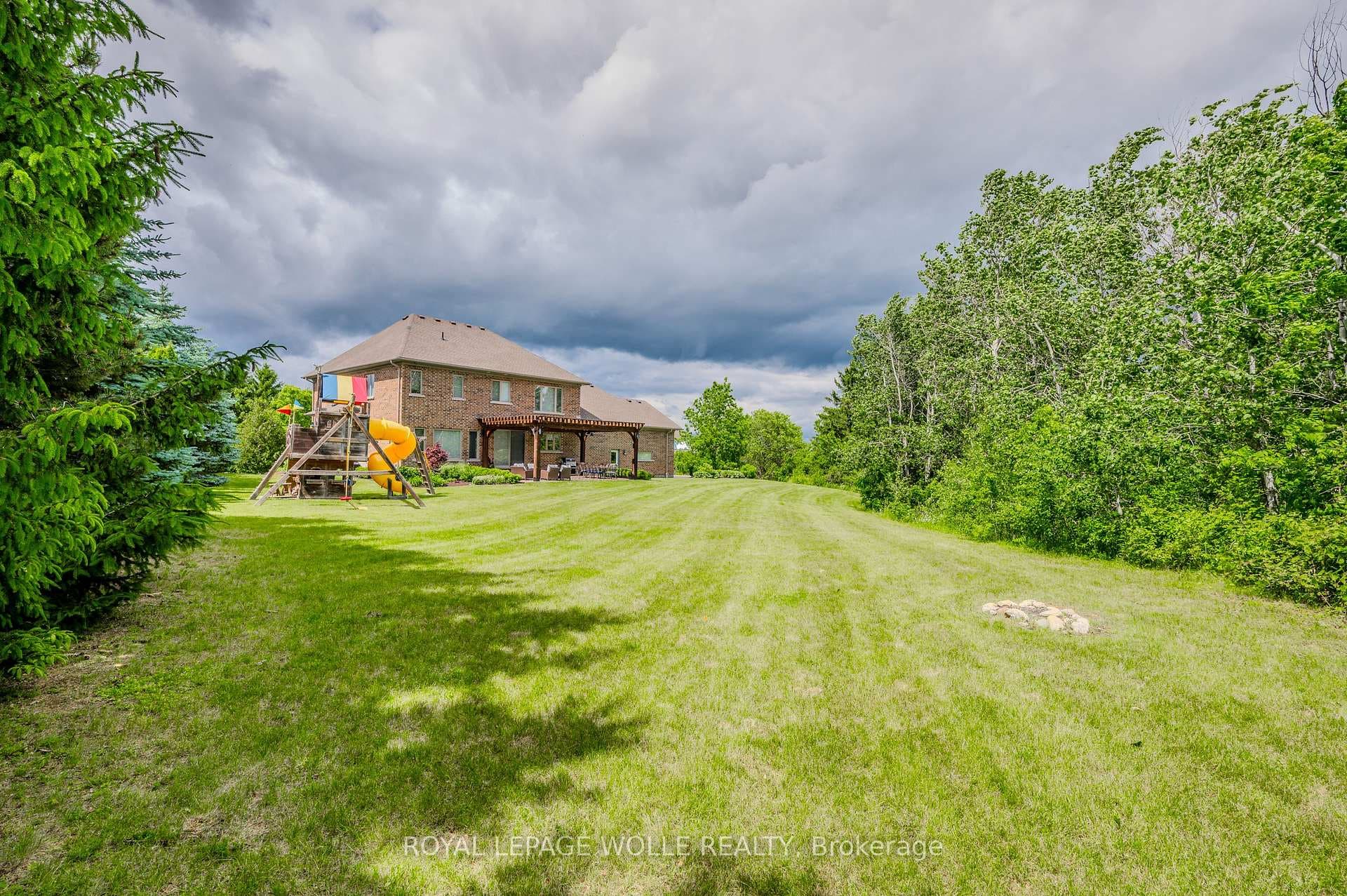 23 Highgrove Court photo 45