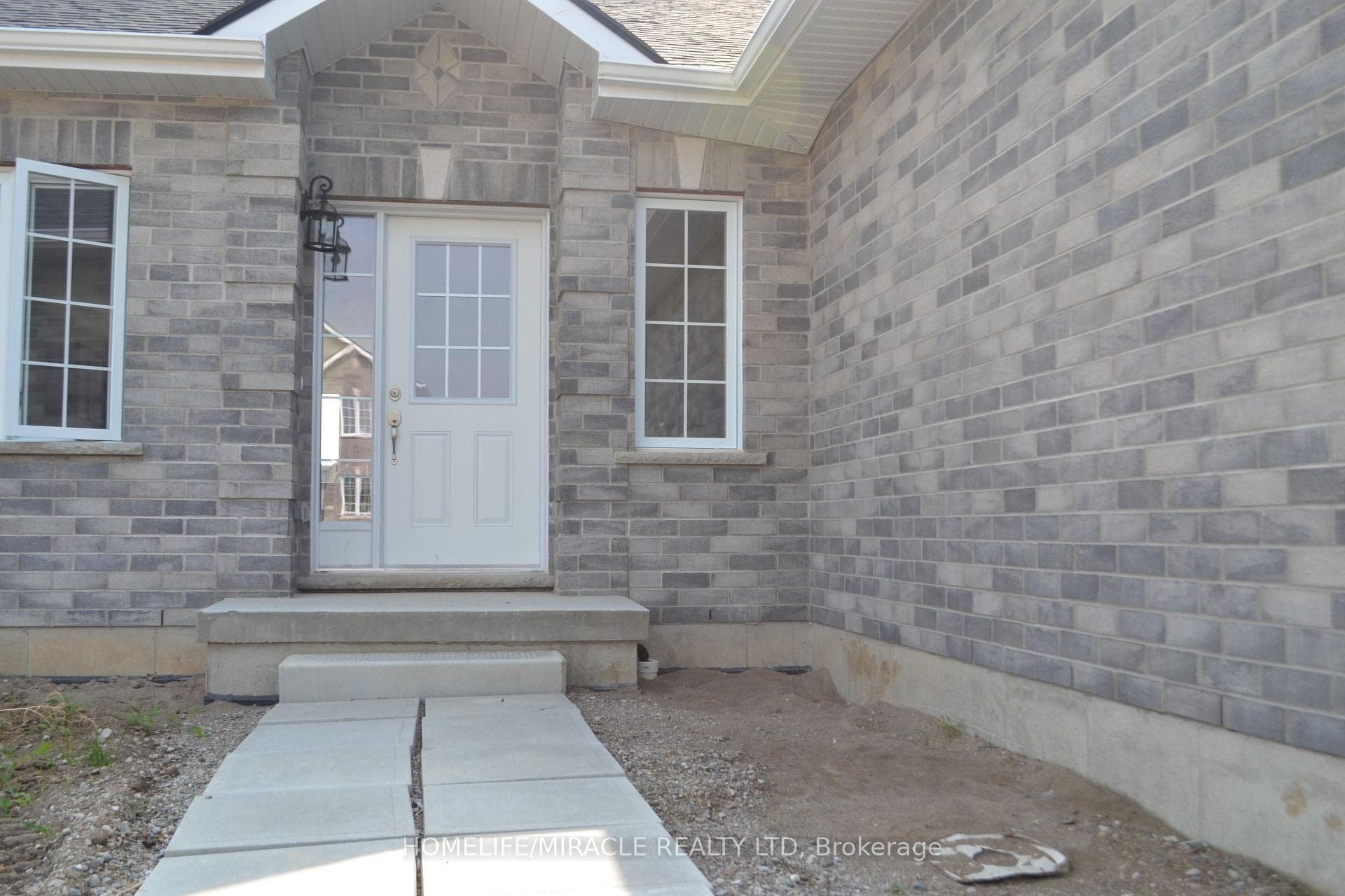 92 Delong Drive photo 2