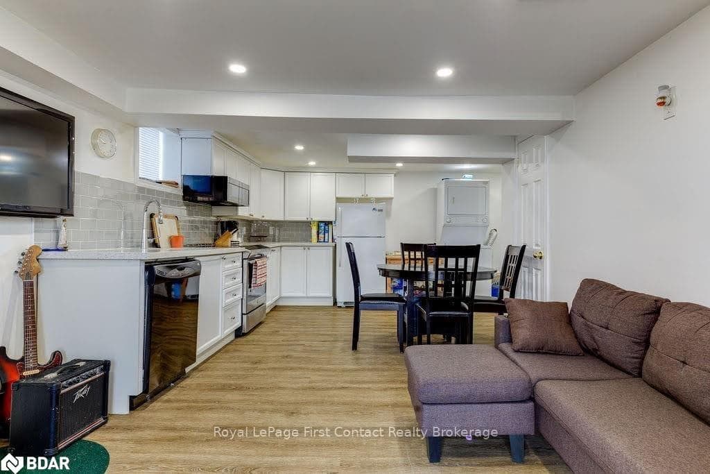 Living/Kitchen