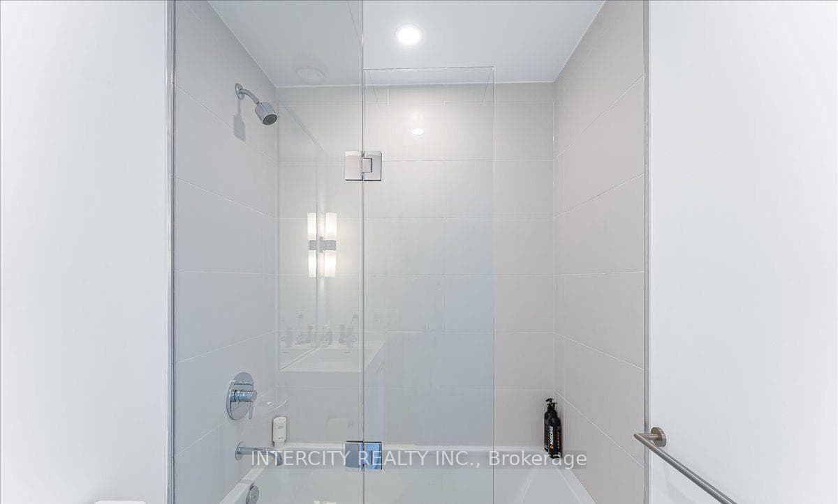 33 Helendale Avenue Unit 2407 photo 36