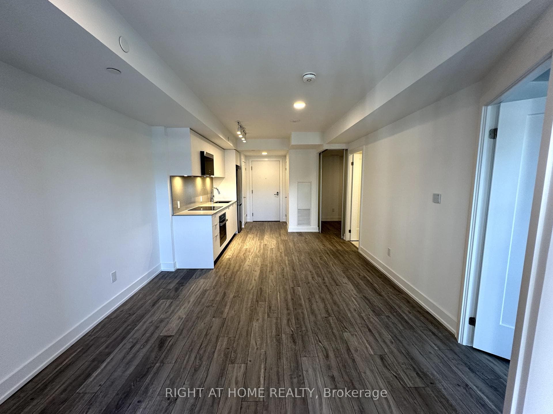 8 Cedarland Drive Unit 1005 photo 3