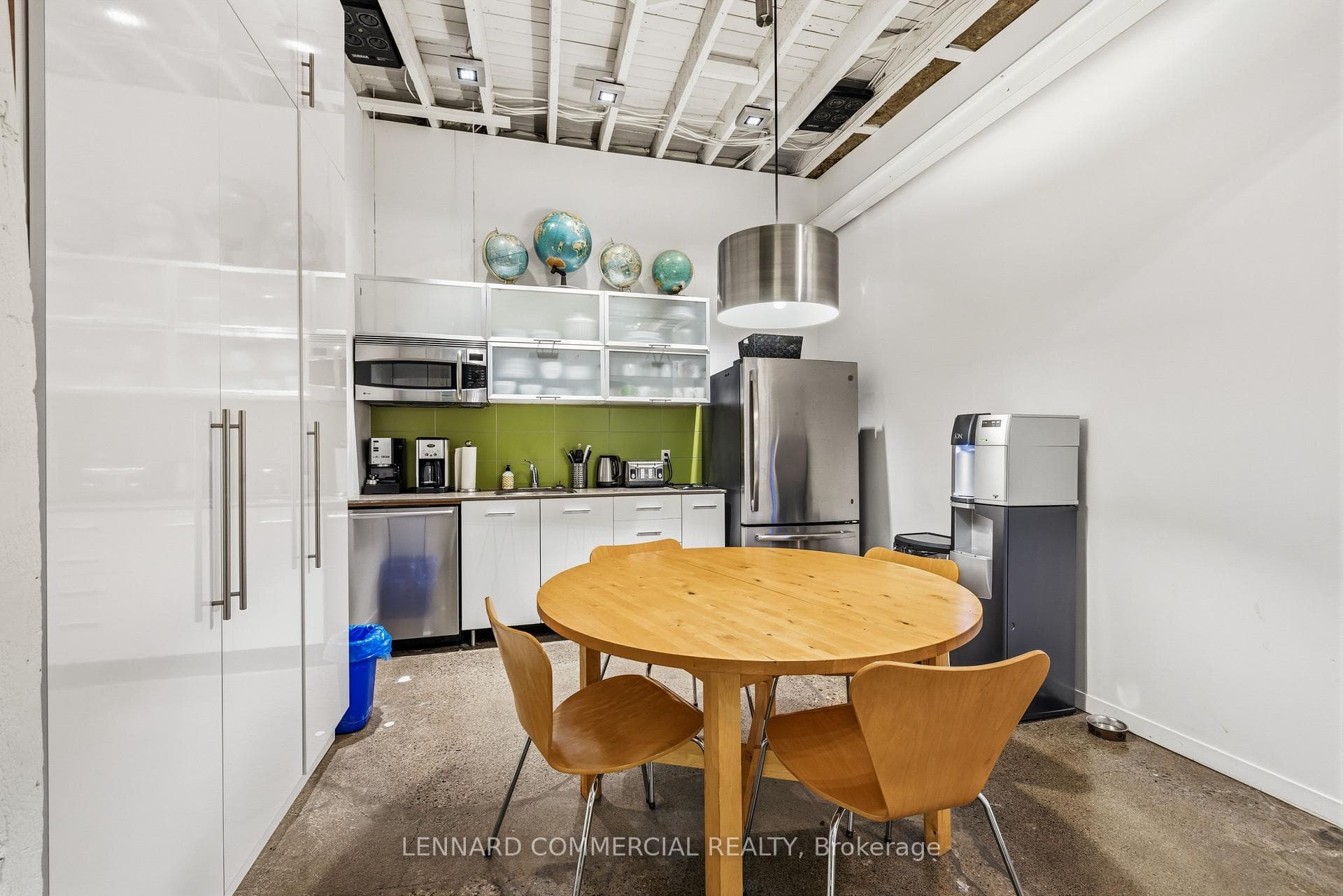 121 Logan Avenue photo 24