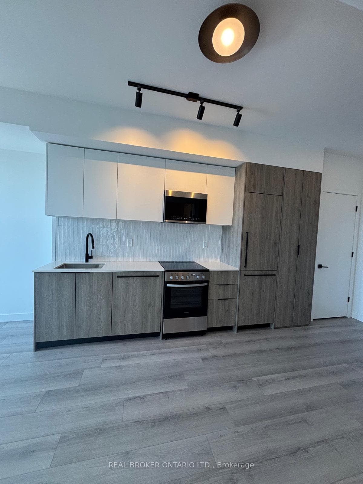 1635 MILITARY Trail Unit 720 photo 1