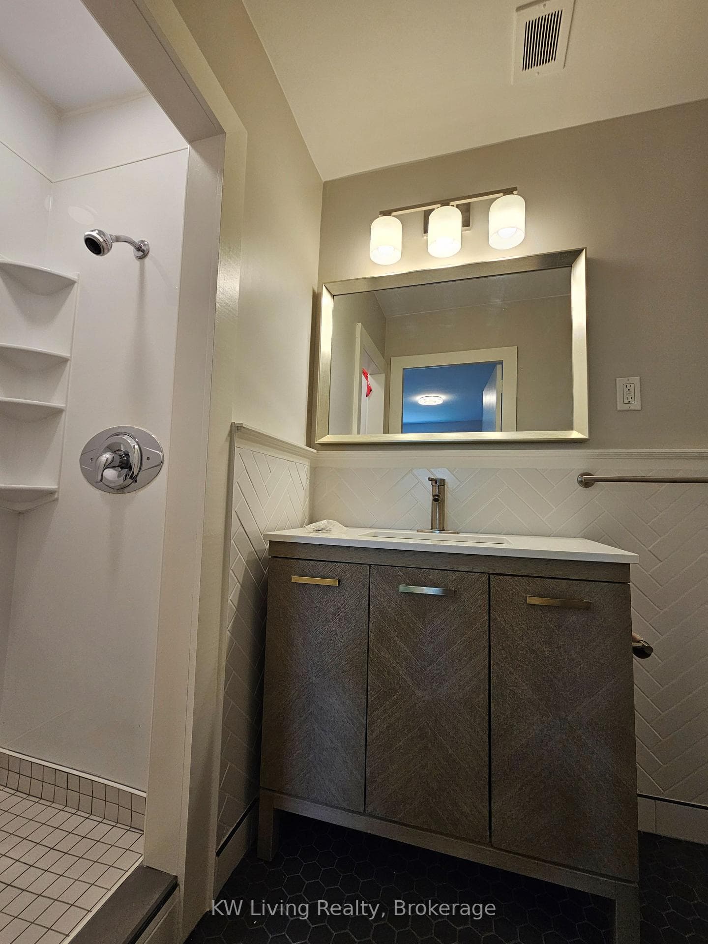 18 Fraserwood Avenue Unit 5 photo 12