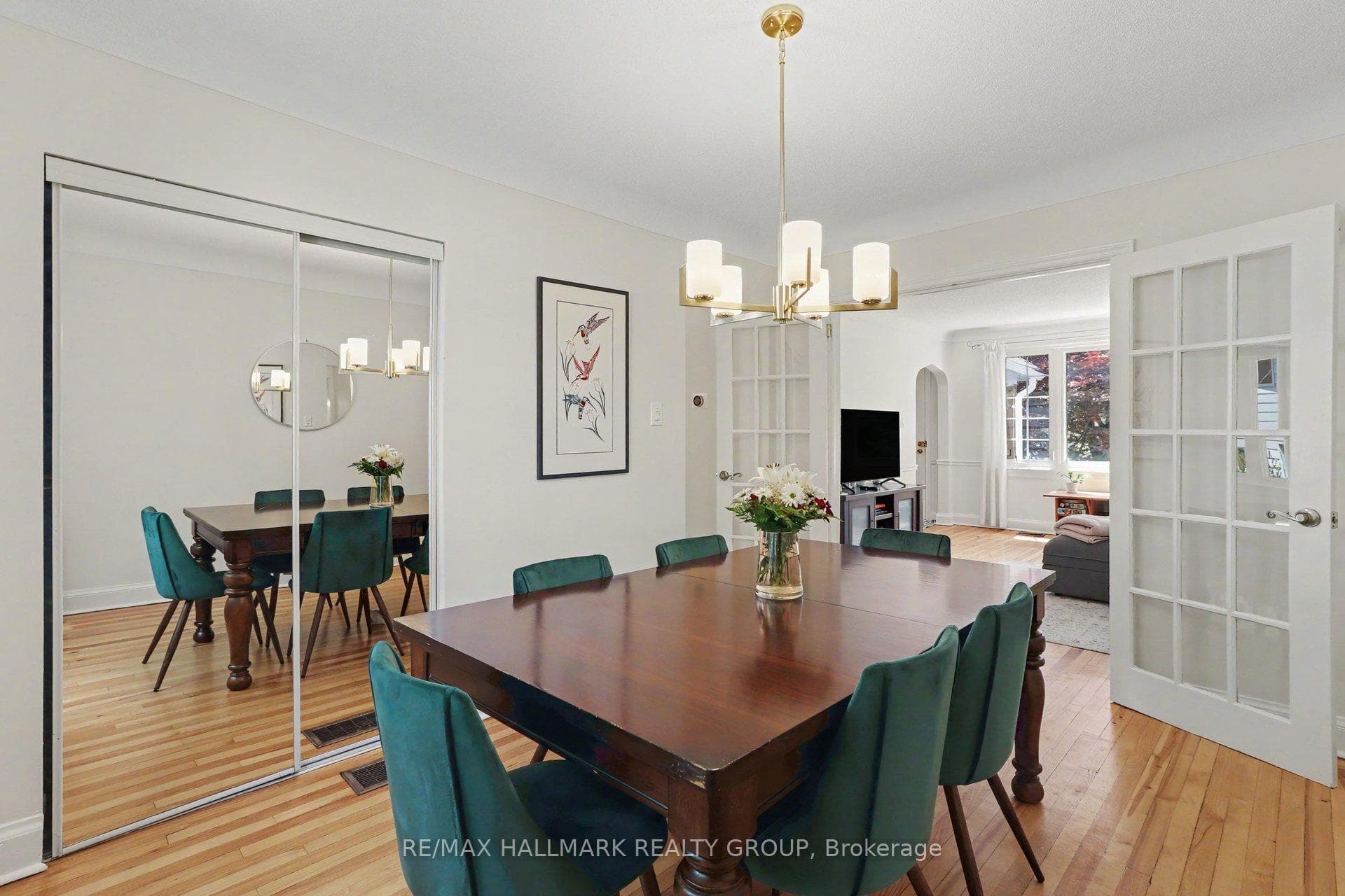 99 Dagmar Avenue photo 8