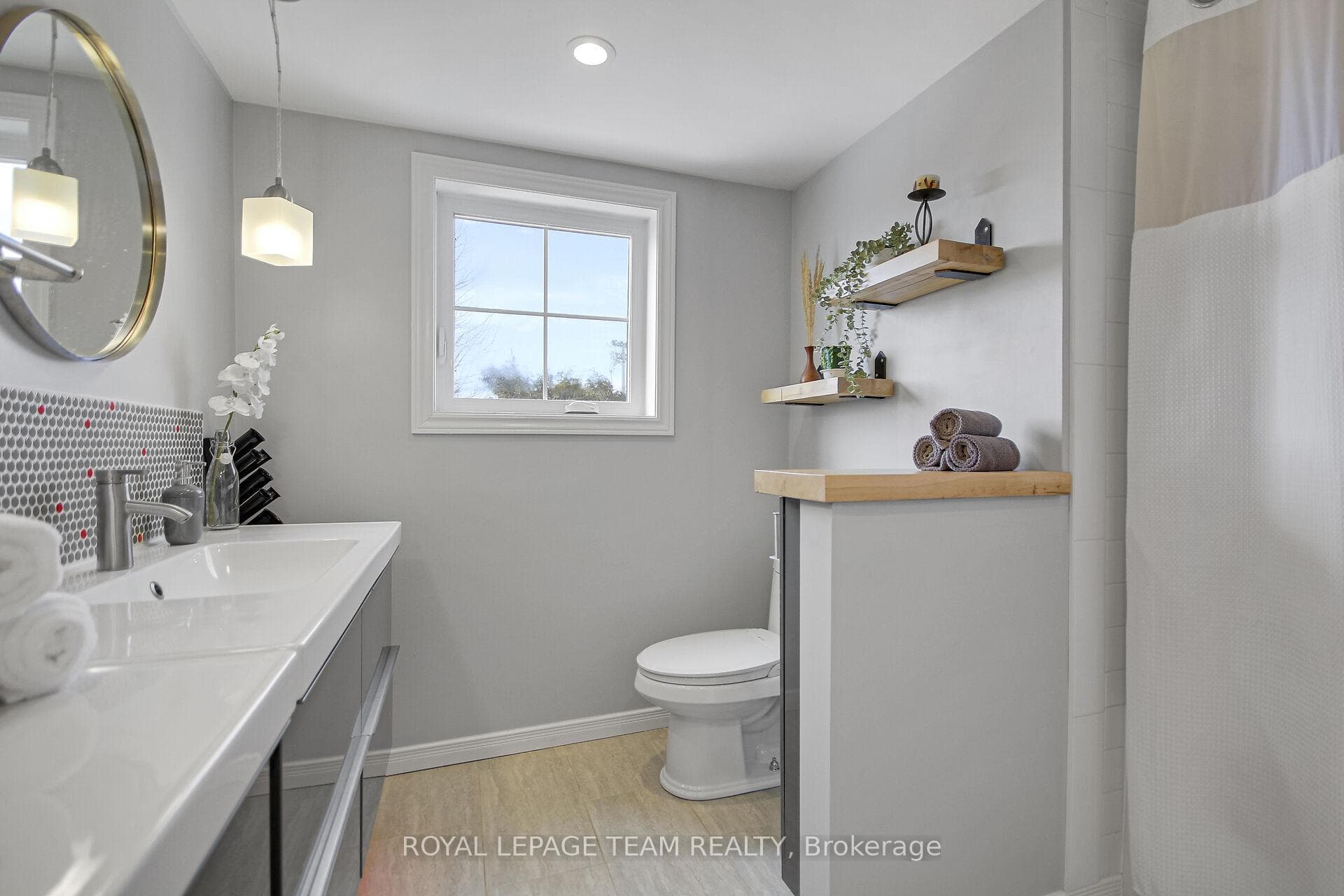 1594 Washington Street photo 22