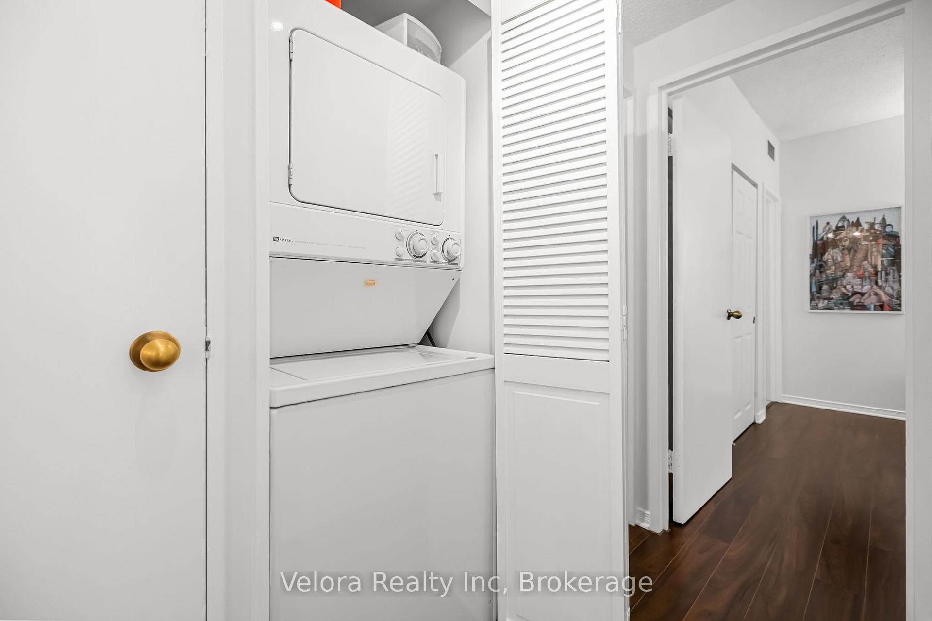 556 Laurier Avenue Unit 1604 photo 35