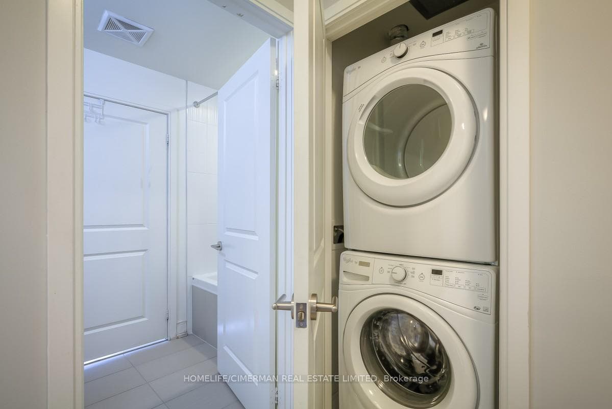 9600 Yonge Street Unit 1007B photo 13