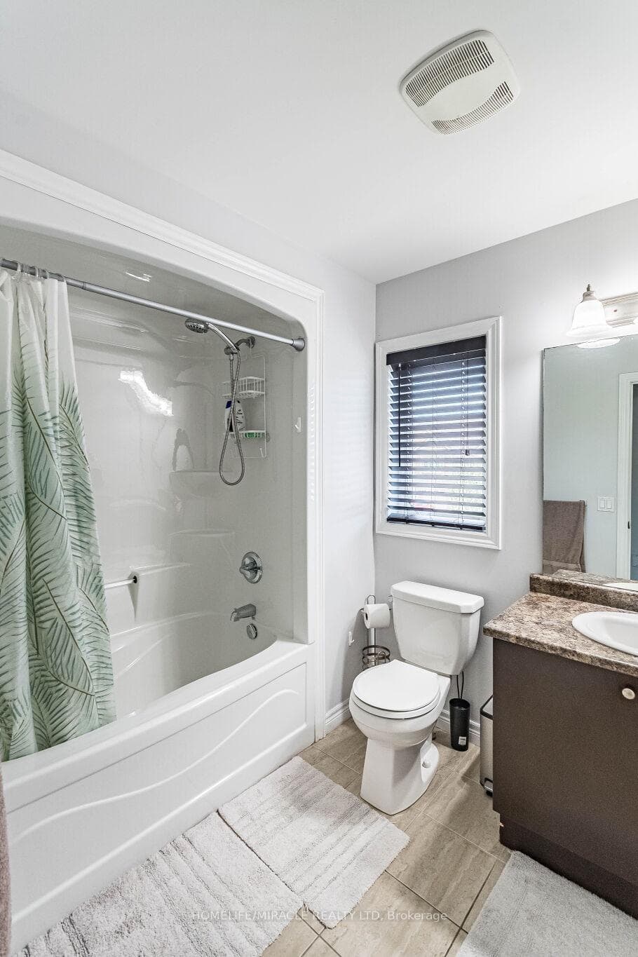222 Pelech Crescent photo 44