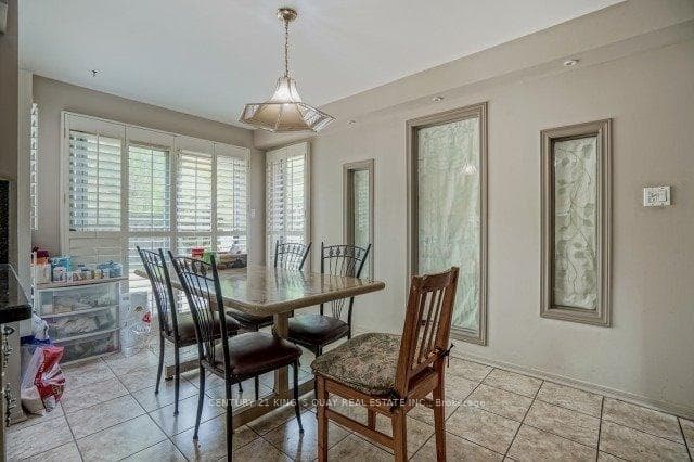 18 Brookshire Circle photo 6