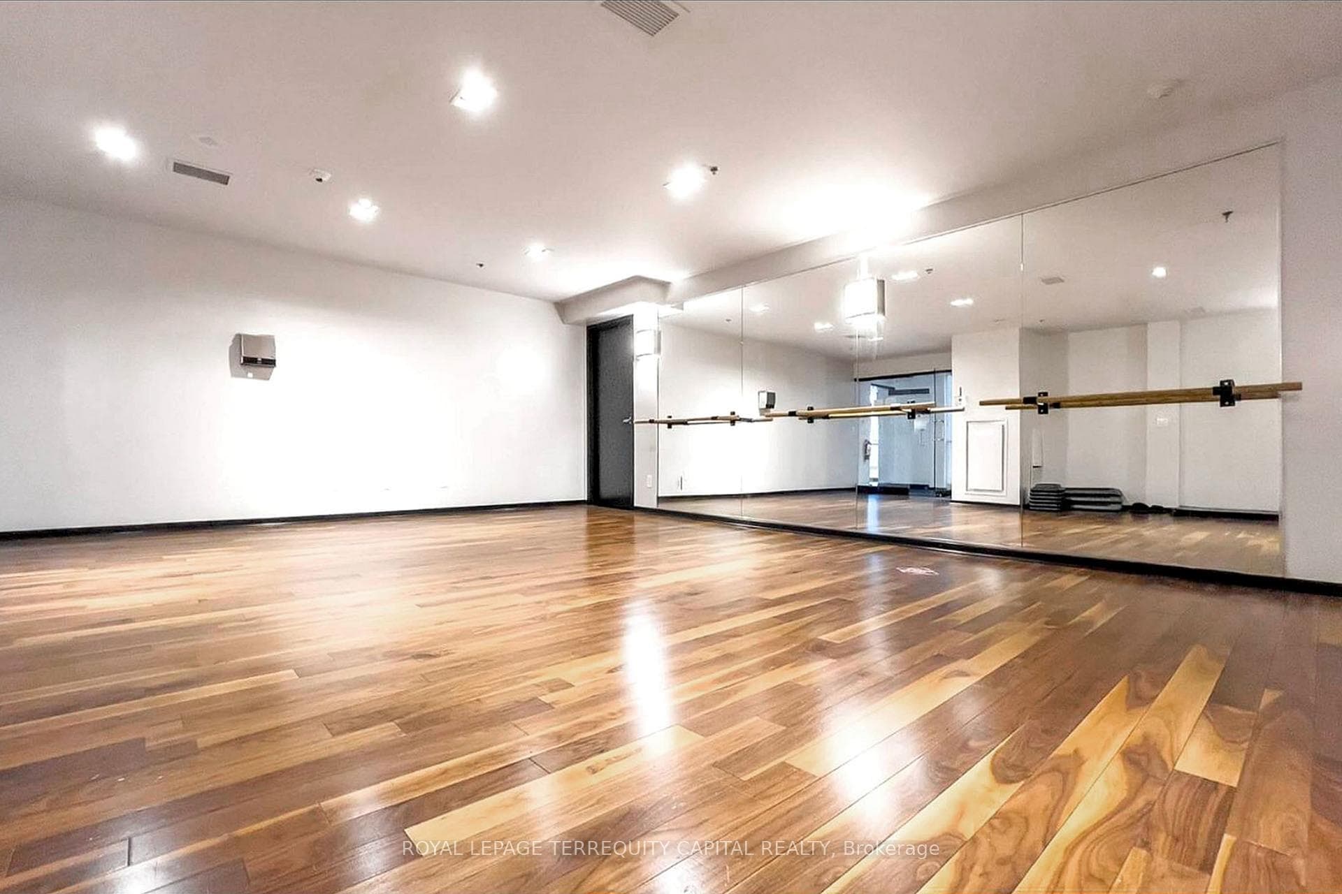 219 Fort York Boulevard Unit 405 photo 41