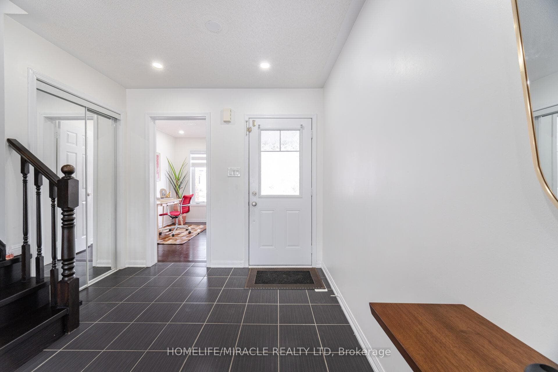 14 Robert Parkinson Drive photo 5
