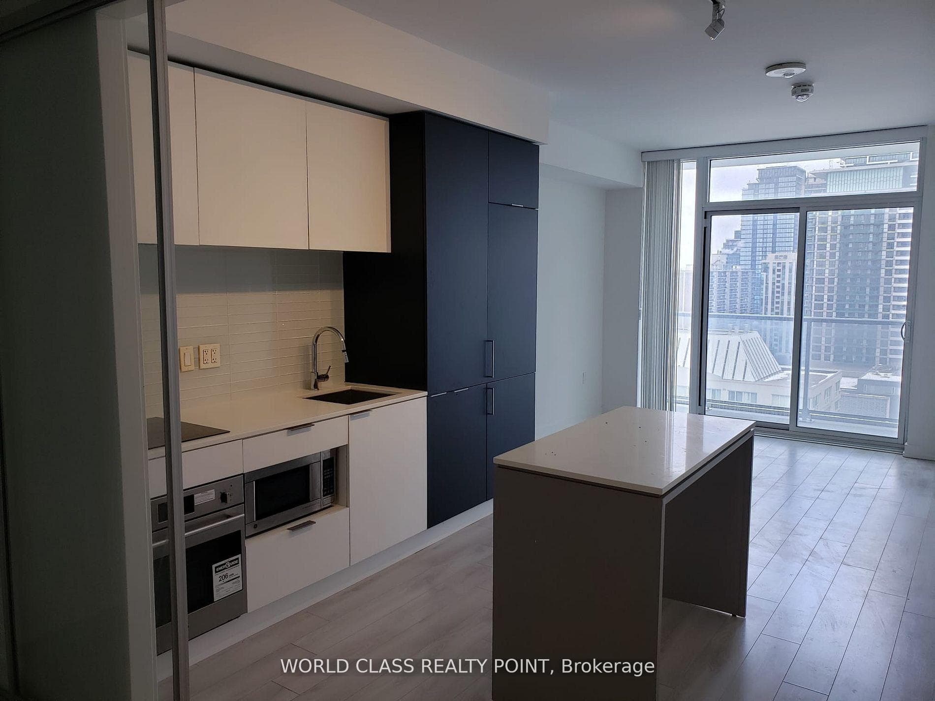33 Helendale Avenue Unit 1404 photo 10